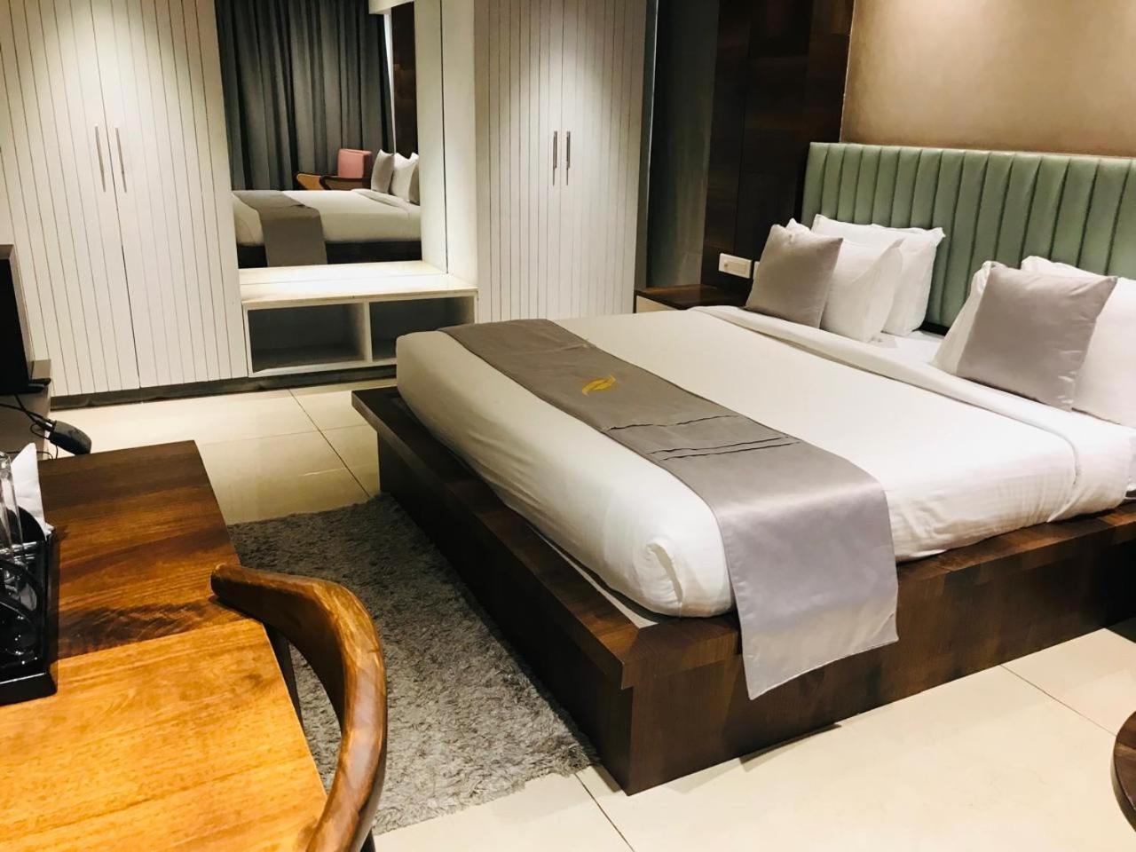 העיר בנגלור Narthaki Boutique Hotel מראה חיצוני תמונה