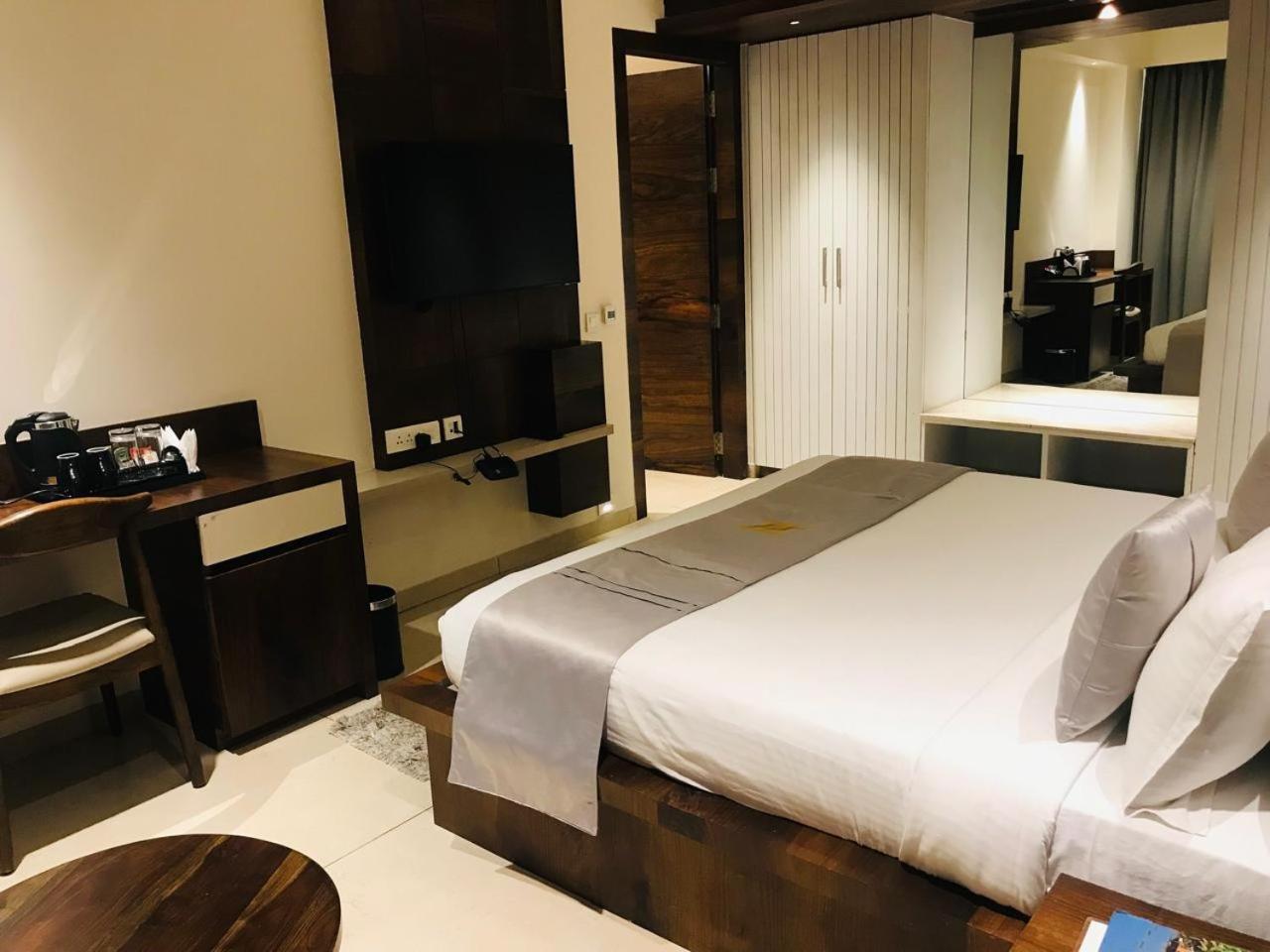 העיר בנגלור Narthaki Boutique Hotel מראה חיצוני תמונה